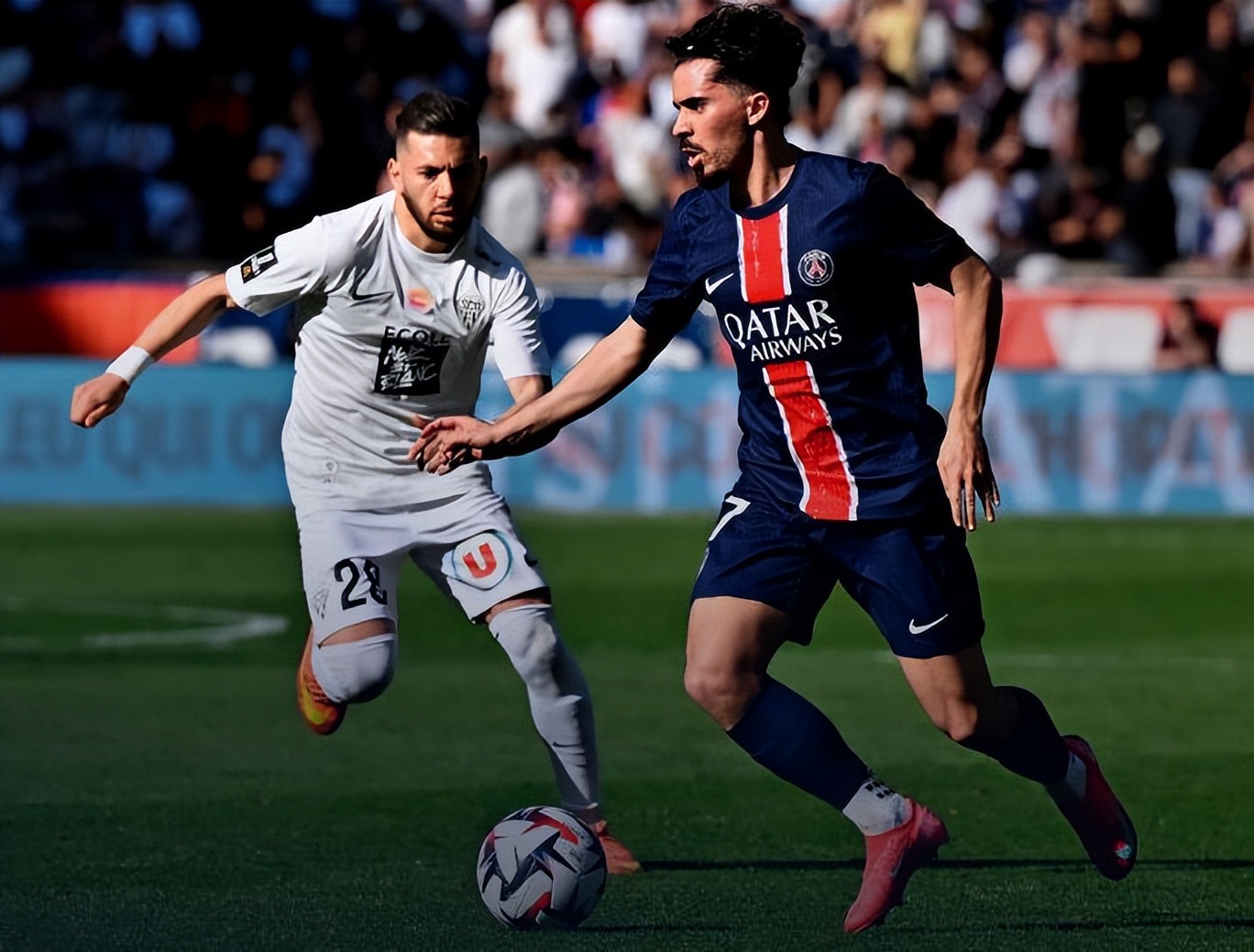 利记平台-巴黎全面压倒对手，轻松取胜