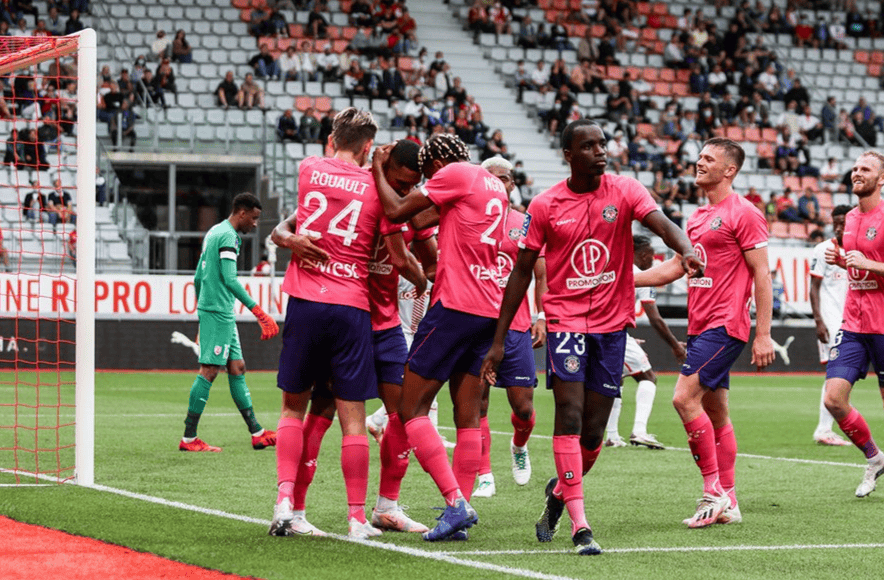 利记官方网站-尼斯球员表现出色,助球队取得胜利