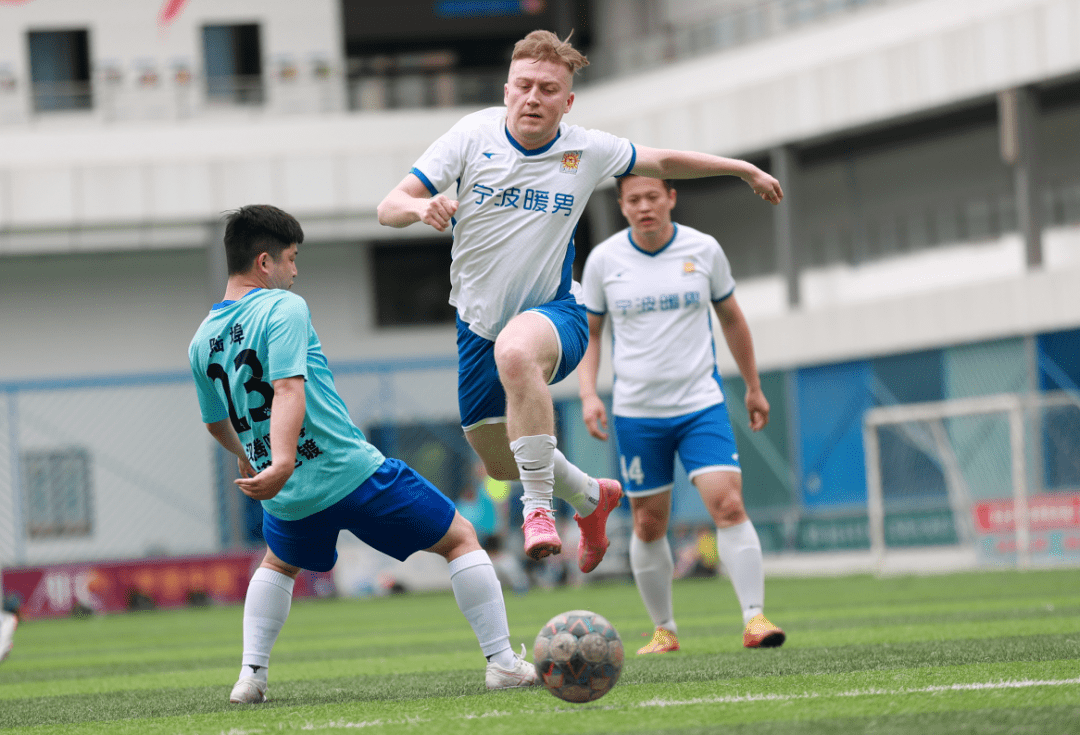 利记官网-逐鹿中原:顶级球队奋勇争先激战正酣